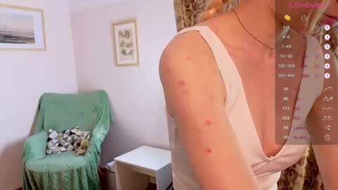 Snapshot of liane_bennet chatting on May 29, 2026, 8:12 am Sofia online show from May 29, 2026, 8:12 am