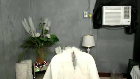 Liane online show from September 18, 2025, 10:56 pm