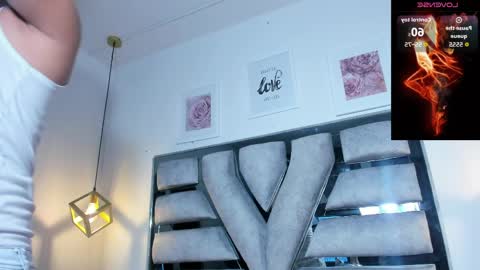 lianfox_ online show from April 8, 2026, 12:38 pm