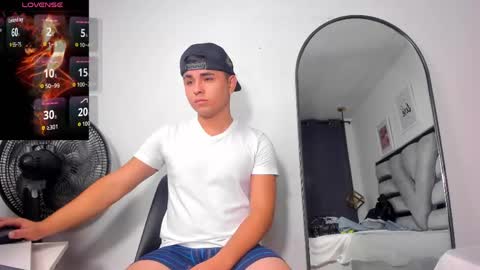 Snapshot of lianfox_ chatting on April 27, 2026, 12:25 pm lianfox_ online show from April 27, 2026, 12:25 pm