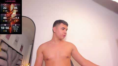 Snapshot of lianfox_ chatting on May 5, 2026, 12:35 pm lianfox_ online show from May 5, 2026, 12:35 pm