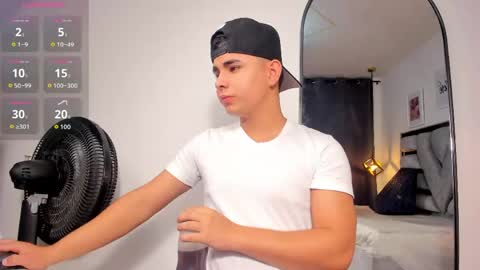 Snapshot of lianfox_ chatting on May 14, 2026, 12:23 pm lianfox_ online show from May 14, 2026, 12:23 pm