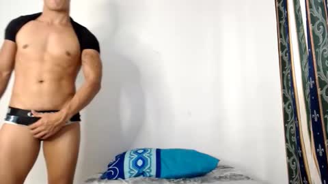 Snapshot of lianstonne chatting on February 17, 2026, 9:21 pm Liamstonne online show from February 17, 2026, 9:21 pm