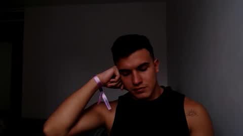 Snapshot of lianstonne chatting on May 25, 2026, 7:42 pm Liamstonne online show from May 25, 2026, 7:42 pm