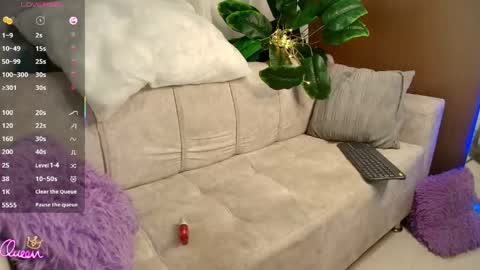 LIA online show from April 17, 2026, 12:46 am