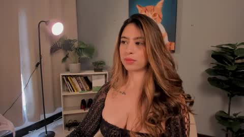 Snapshot of liapearce chatting on May 13, 2026, 3:20 pm Lia online show from May 13, 2026, 3:20 pm