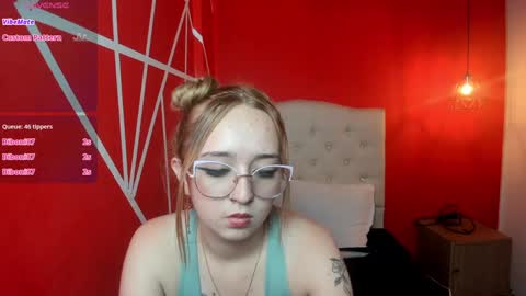 Snapshot of liaroberts1 chatting on December 9, 2024, 6:14 pm Lia Roberts online show from December 9, 2024, 6:14 pm