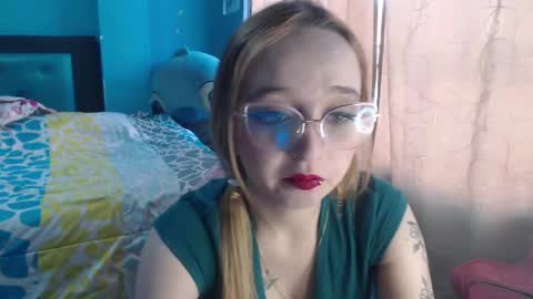 Snapshot of liaroberts1 chatting on February 1, 2025, 12:05 pm Lia Roberts online show from February 1, 2025, 12:05 pm