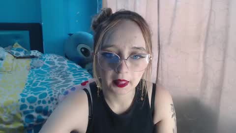 Snapshot of liaroberts1 chatting on February 3, 2025, 12:03 pm Lia Roberts online show from February 3, 2025, 12:03 pm