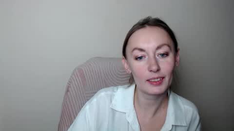 Lia online show from February 19, 2026, 7:48 am