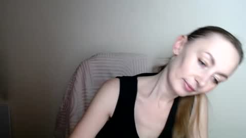 Lia online show from June 24, 2026, 12:04 pm