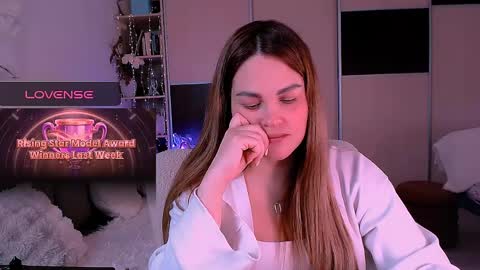 libra_mia online show from April 21, 2026, 3:24 am