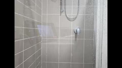 lickitwell29 online show from December 14, 2024, 9:29 am