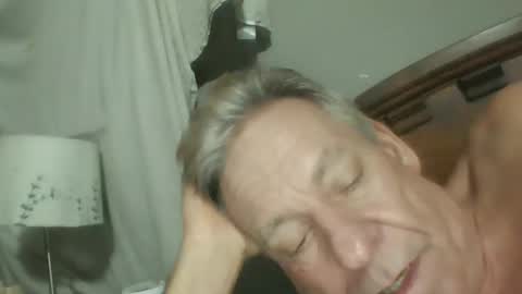 Snapshot of lickmysnowballs chatting on January 17, 2025, 9:39 pm lickmysnowballs online show from January 17, 2025, 9:39 pm