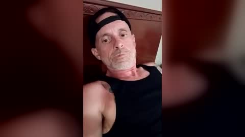 lickurlips6983 online show from July 12, 2026, 3:08 am