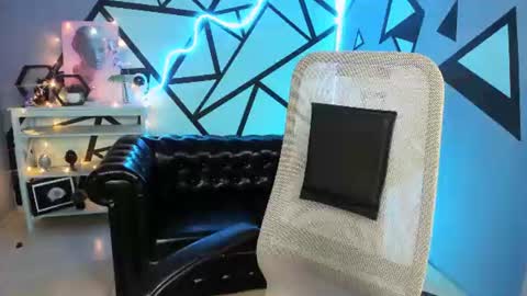 Hey My name is Lida online show from July 28, 2026, 2:13 pm