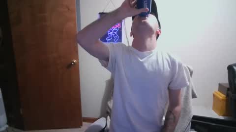 Snapshot of lieutenant85 chatting on April 3, 2026, 11:14 pm LT85 online show from April 3, 2026, 11:14 pm