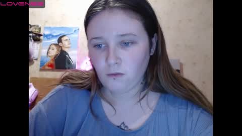 light_lunaa online show from December 9, 2024, 11:47 am