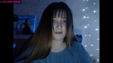 light_lunaa online show from December 12, 2024, 10:02 am