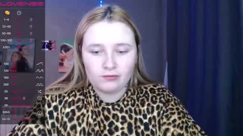 light_lunaa online show from November 19, 2025, 4:18 pm