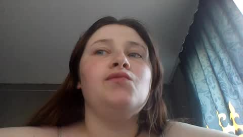light_lunaa online show from June 19, 2026, 1:15 pm