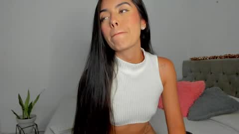 Snapshot of lightshine_ chatting on May 21, 2026, 1:56 am Maddie online show from May 21, 2026, 1:56 am