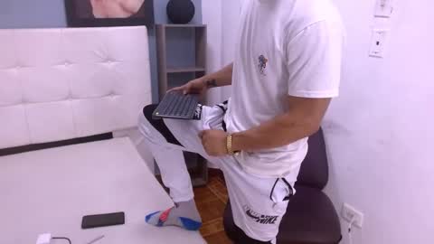 Lihan online show from February 14, 2025, 4:04 am