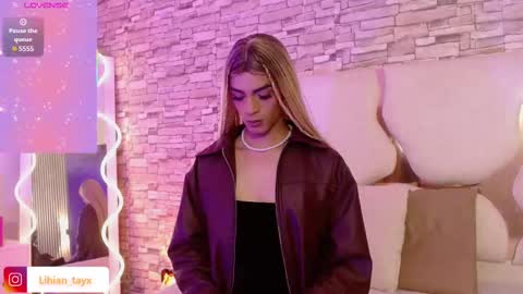 LIHIAN online show from September 18, 2025, 3:08 am