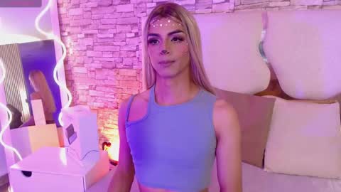 LIHIAN online show from September 20, 2025, 3:18 am