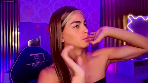 LIHIAN online show from April 14, 2026, 12:22 pm