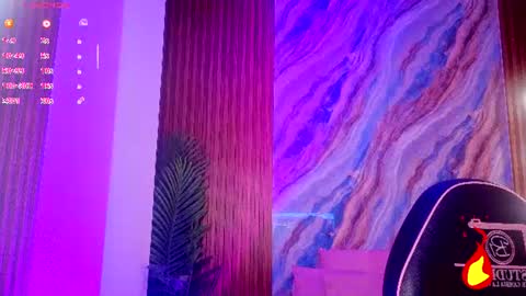 LIHIAN online show from June 17, 2026, 12:07 pm