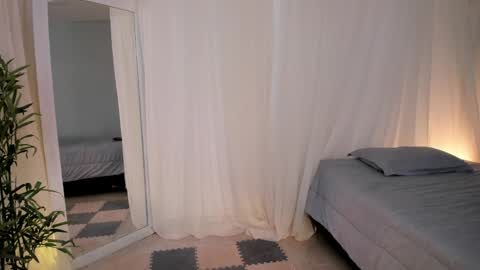 Lia Sweet online show from April 17, 2026, 3:59 pm