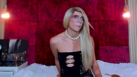 Snapshot of liiacollins chatting on October 8, 2025, 9:23 pm liiacollins online show from October 8, 2025, 9:23 pm