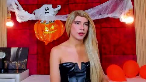 Snapshot of liiacollins chatting on October 21, 2025, 8:20 pm liiacollins online show from October 21, 2025, 8:20 pm