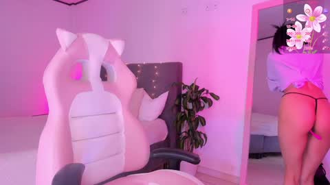 Snapshot of liittle_lollii chatting on December 11, 2024, 1:15 am Lolli Please leave a thumbs up if you like it its important to me online show from December 11, 2024, 1:15 am