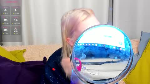 Snapshot of lika_haris chatting on October 22, 2025, 2:17 pm Lika online show from October 22, 2025, 2:17 pm