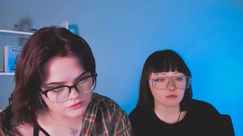 lika_pop online show from December 5, 2025, 8:05 pm