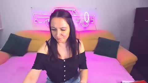 Snapshot of likaa_likaa chatting on December 19, 2024, 11:29 am Lika online show from December 19, 2024, 11:29 am