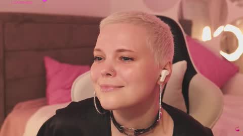 Snapshot of likaaberry chatting on February 4, 2026, 2:23 pm likaaberry online show from February 4, 2026, 2:23 pm