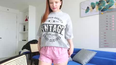 Snapshot of like_sun chatting on February 20, 2025, 5:55 am Call me Anna online show from February 20, 2025, 5:55 am