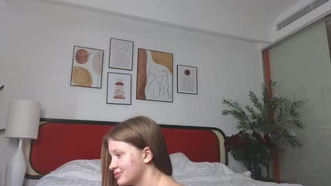 Snapshot of like_sun chatting on March 10, 2025, 3:01 am Call me Anna online show from March 10, 2025, 3:01 am