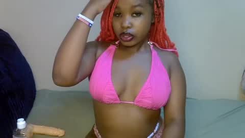 Snapshot of lil__cupcake chatting on July 19, 2026, 4:44 pm lil__cupcake online show from July 19, 2026, 4:44 pm