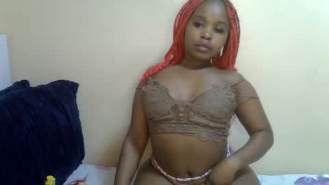 Snapshot of lil__cupcake chatting on July 27, 2026, 8:05 pm lil__cupcake online show from July 27, 2026, 8:05 pm