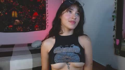 lil angel7 online show from February 13, 2026, 2:40 am