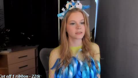 Snapshot of lil_cookie_monster chatting on April 25, 2026, 11:24 am Erica online show from April 25, 2026, 11:24 am