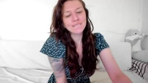 Snapshot of lil_foxy999 chatting on June 29, 2026, 2:28 pm Alisa online show from June 29, 2026, 2:28 pm