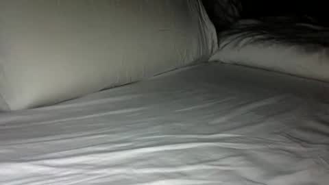 Snapshot of lil_i chatting on February 22, 2026, 11:47 pm LIL i online show from February 22, 2026, 11:47 pm