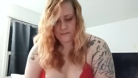 lil_nelli8 online show from April 22, 2026, 8:06 am