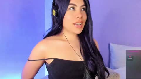 Snapshot of lil_swaay chatting on January 26, 2025, 3:06 am Lola online show from January 26, 2025, 3:06 am