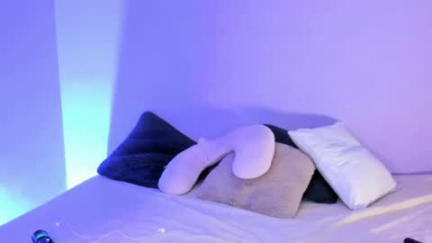 Snapshot of lil_swaay chatting on March 10, 2025, 12:29 am Lola online show from March 10, 2025, 12:29 am